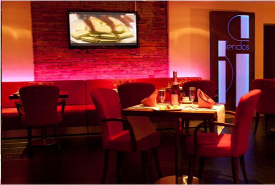 Logis Hotels - Hotel Restaurant L Enclos Donneville Bagian luar foto